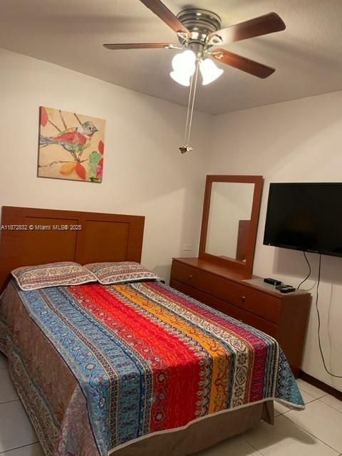 For Rent: $1,150 (1 beds, 1 baths, 1719 Square Feet)