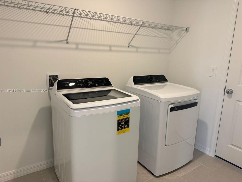 Недавно арендовано: $2,400 (4 спален, 2 ванн, 1824 Квадратных фут)