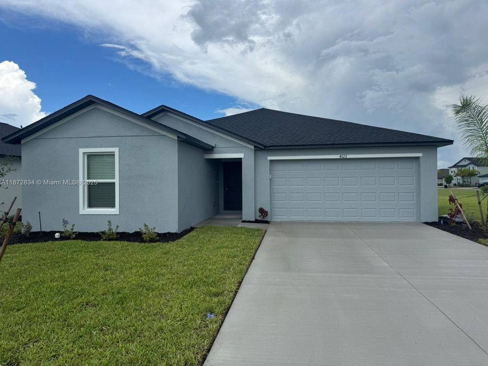 Недавно арендовано: $2,400 (4 спален, 2 ванн, 1824 Квадратных фут)