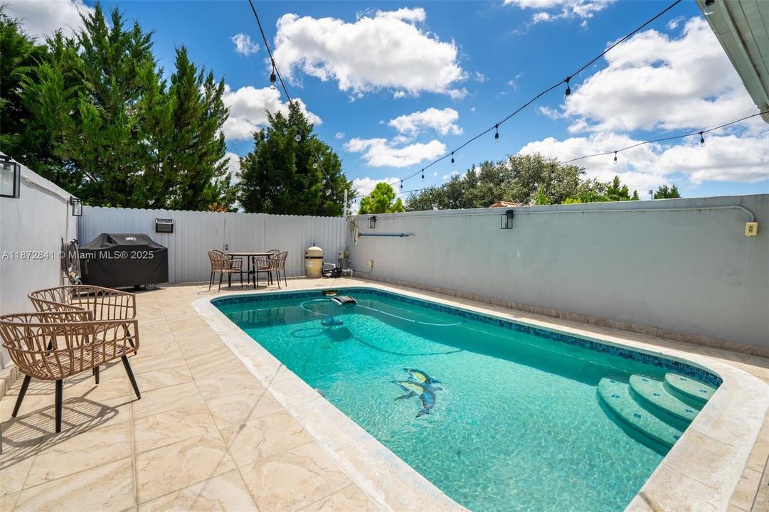 Active With Contract: $499,999 (3 beds, 2 baths, 1606 Square Feet)