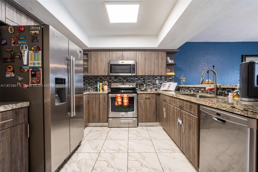 Active With Contract: $499,999 (3 beds, 2 baths, 1606 Square Feet)