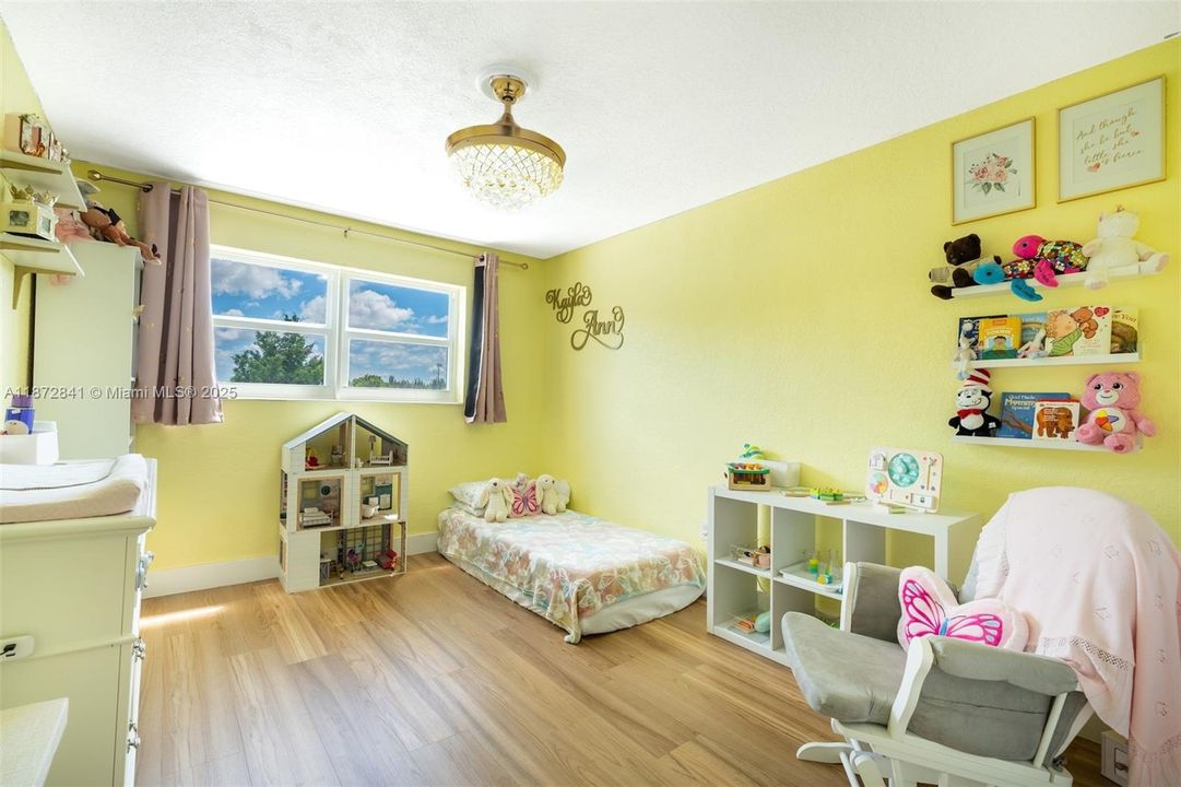 Active With Contract: $499,999 (3 beds, 2 baths, 1606 Square Feet)