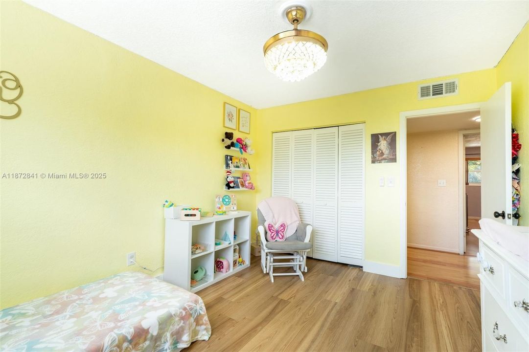 Active With Contract: $499,999 (3 beds, 2 baths, 1606 Square Feet)