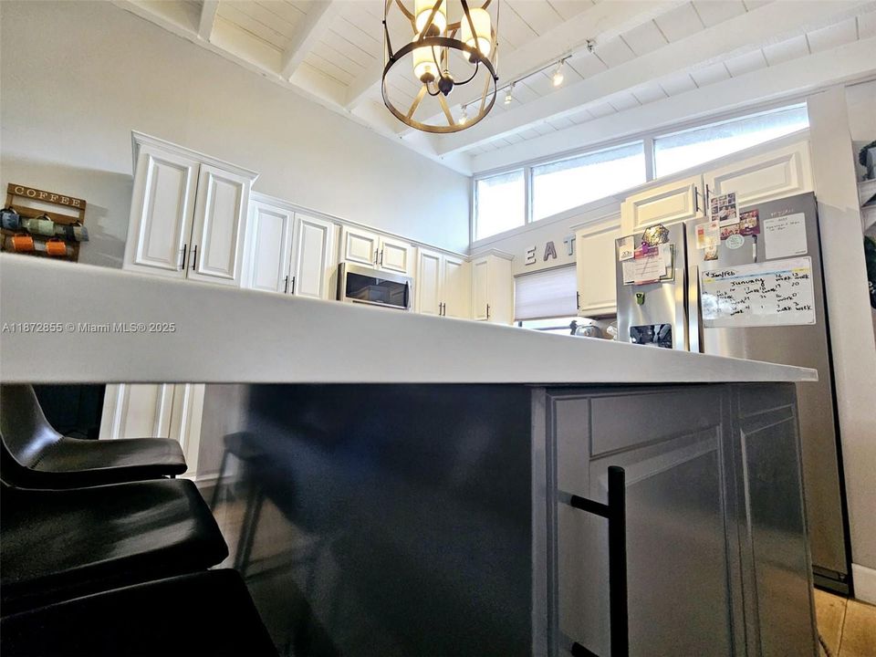 Recently Sold: $490,000 (2 beds, 2 baths, 990 Square Feet)