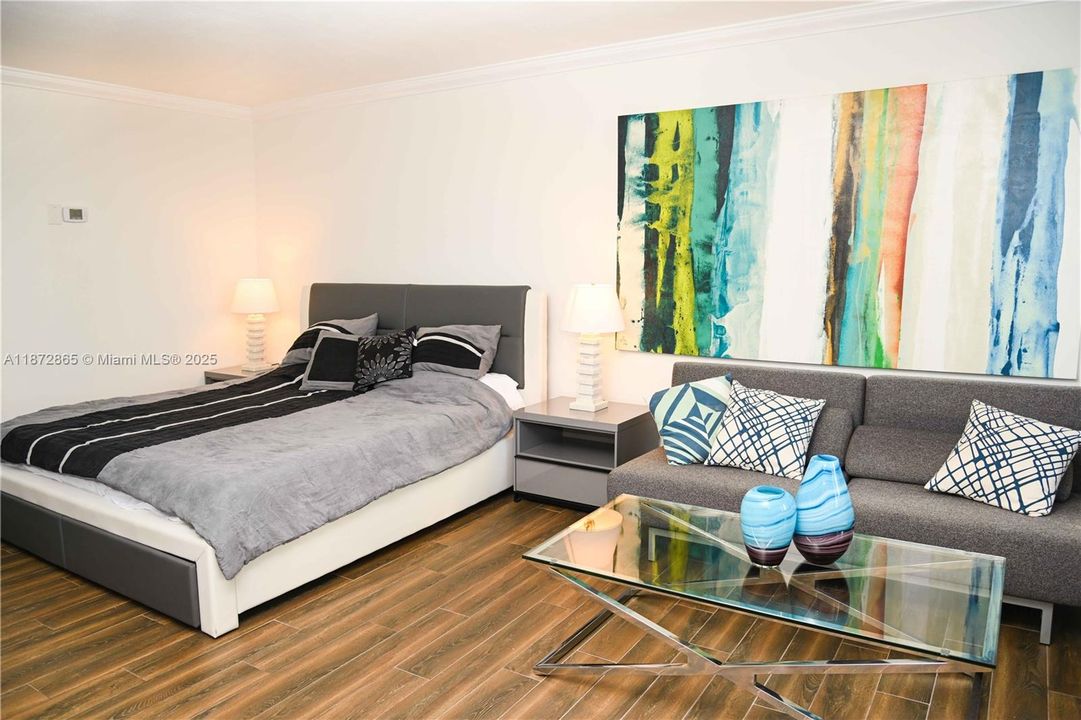 待售: $125,000 (0 贝兹, 1 浴室, 420 平方英尺)