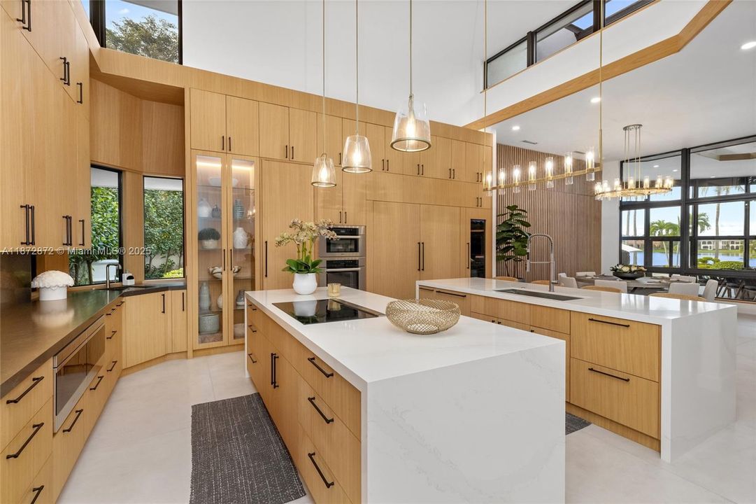 En Venta: $10,995,000 (6 camas, 7 baños, 10635 Pies cuadrados)