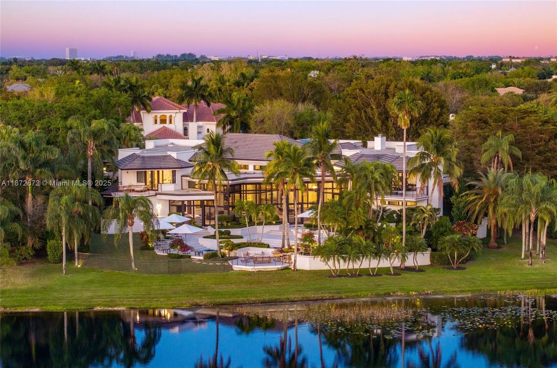 En Venta: $10,995,000 (6 camas, 7 baños, 10635 Pies cuadrados)