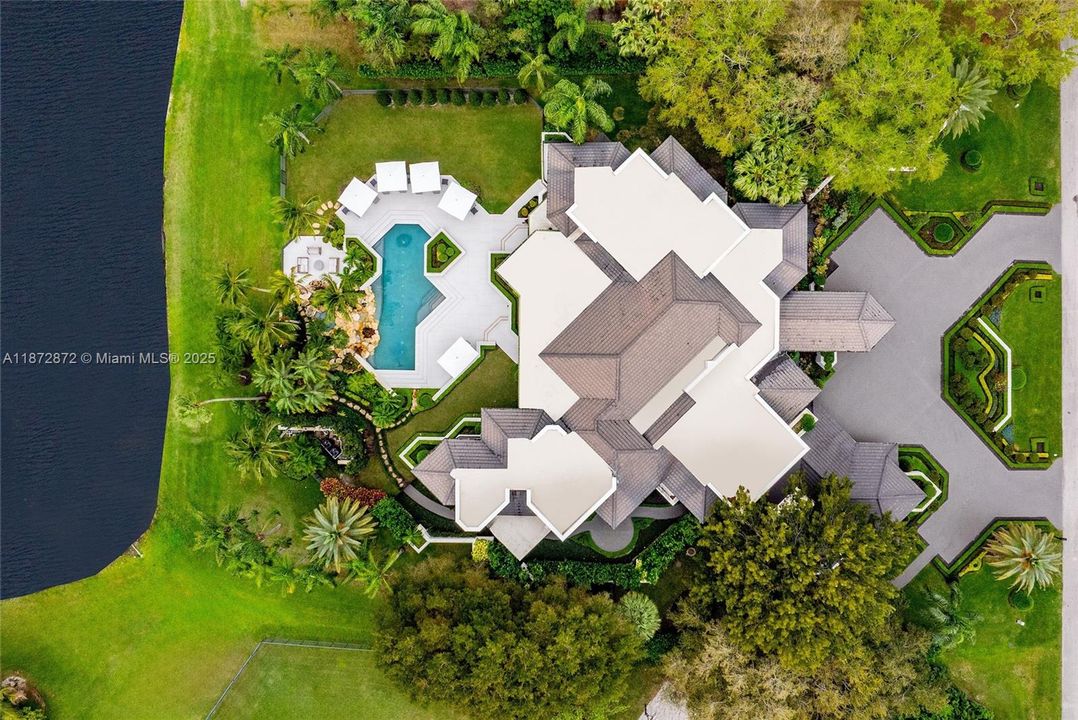 En Venta: $10,995,000 (6 camas, 7 baños, 10635 Pies cuadrados)