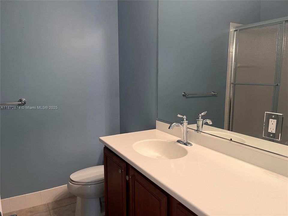 Recently Rented: $3,950 (3 beds, 2 baths, 1890 Square Feet)