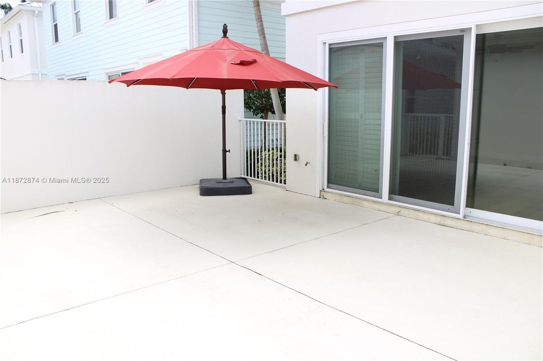 Recently Rented: $3,950 (3 beds, 2 baths, 1890 Square Feet)