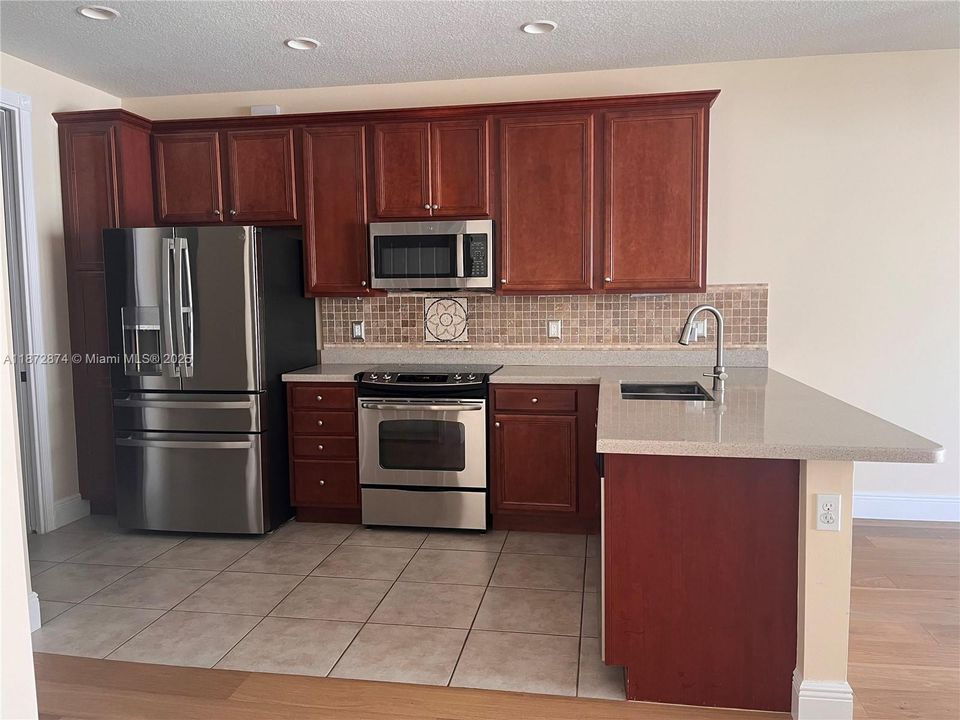 Recently Rented: $3,950 (3 beds, 2 baths, 1890 Square Feet)