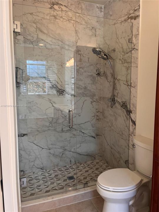 Recently Rented: $3,950 (3 beds, 2 baths, 1890 Square Feet)