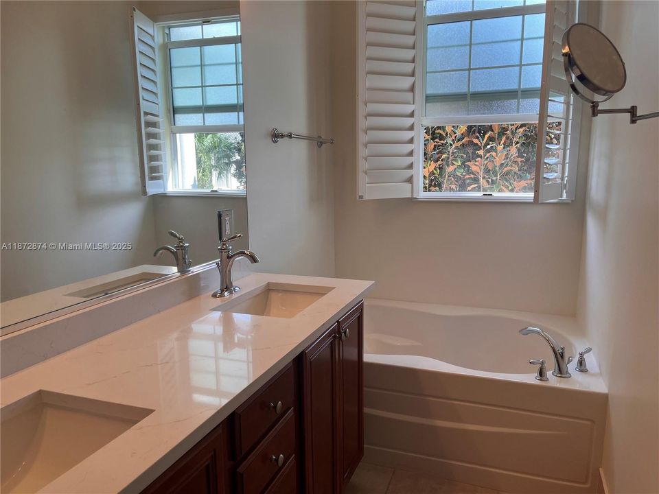 Recently Rented: $3,950 (3 beds, 2 baths, 1890 Square Feet)