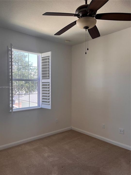 Recently Rented: $3,950 (3 beds, 2 baths, 1890 Square Feet)