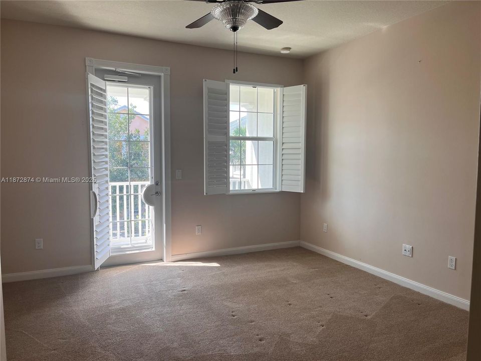 Recently Rented: $3,950 (3 beds, 2 baths, 1890 Square Feet)
