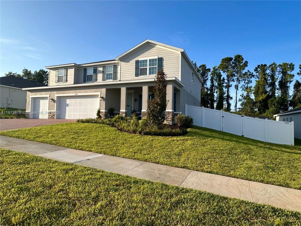 For Sale: $715,000 (5 beds, 4 baths, 3304 Square Feet)