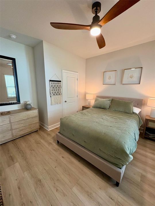 For Sale: $715,000 (5 beds, 4 baths, 3304 Square Feet)