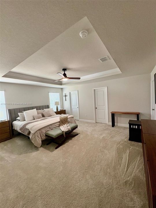 For Sale: $715,000 (5 beds, 4 baths, 3304 Square Feet)