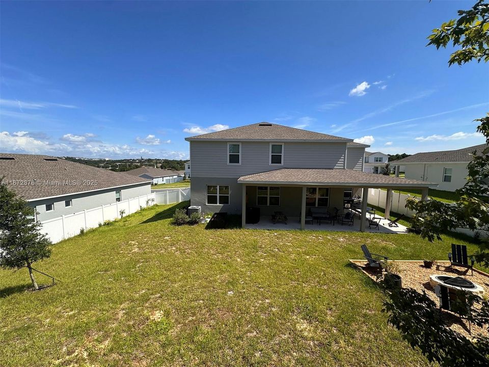 For Sale: $715,000 (5 beds, 4 baths, 3304 Square Feet)