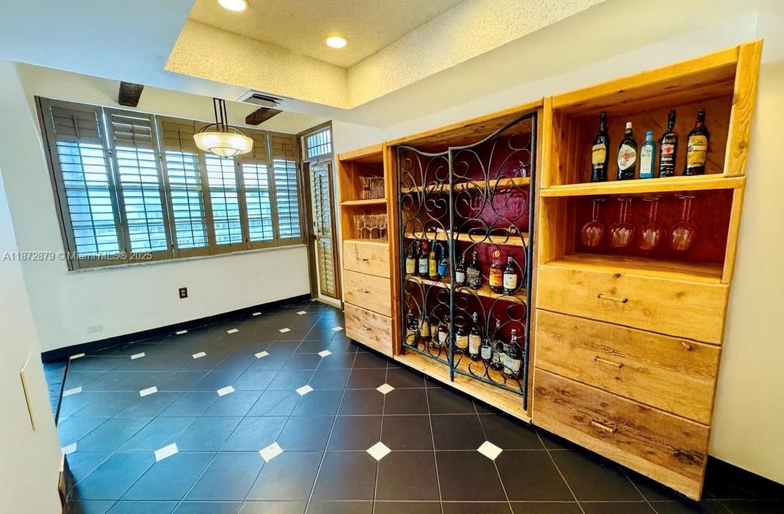 For Sale: $499,555 (3 beds, 3 baths, 2570 Square Feet)