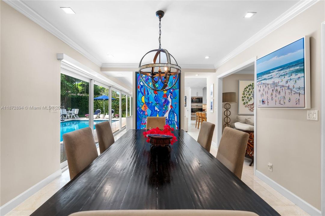 合同活跃: $3,399,000 (4 贝兹, 4 浴室, 3056 平方英尺)