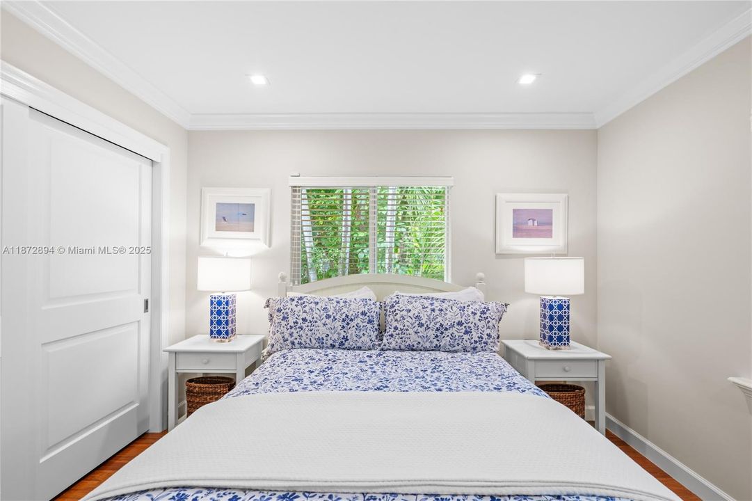 合同活跃: $3,399,000 (4 贝兹, 4 浴室, 3056 平方英尺)