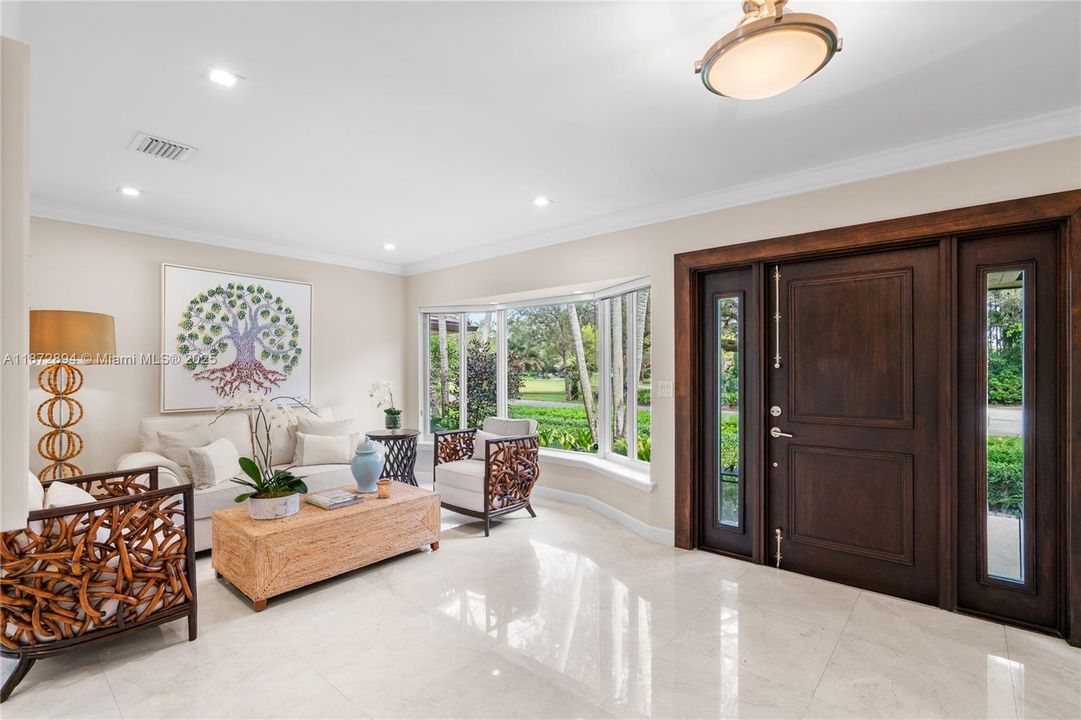 合同活跃: $3,399,000 (4 贝兹, 4 浴室, 3056 平方英尺)