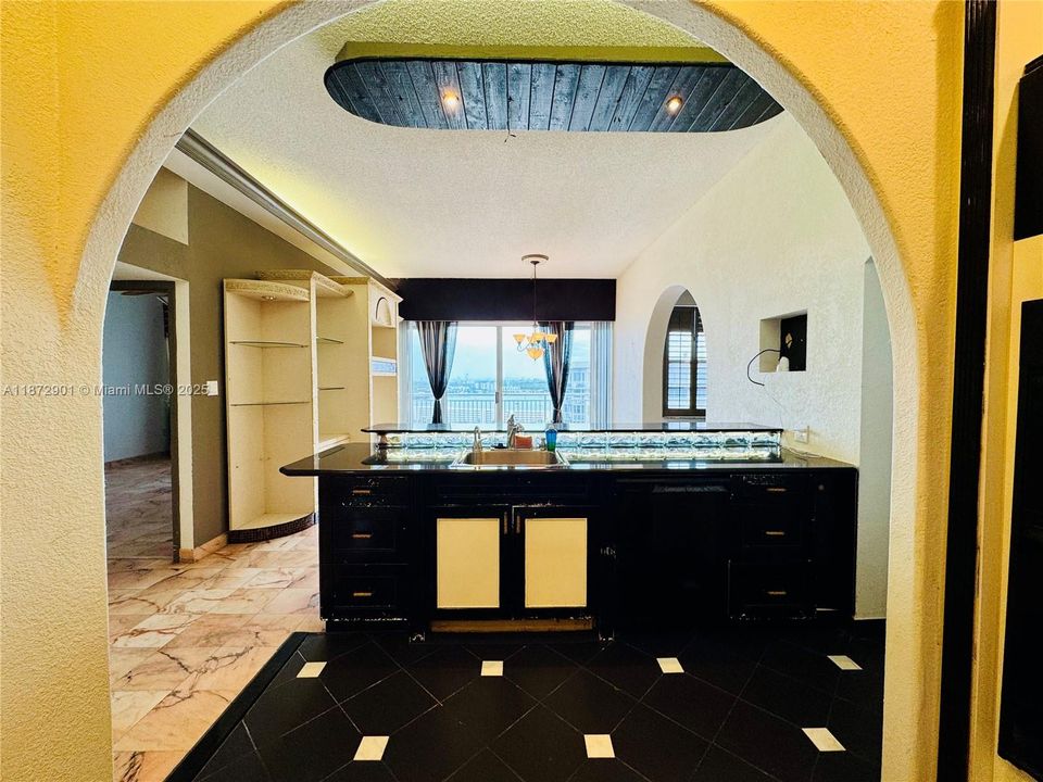 For Sale: $499,555 (3 beds, 3 baths, 2570 Square Feet)