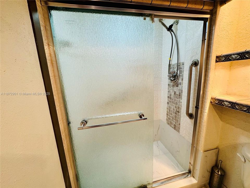 For Sale: $499,555 (3 beds, 3 baths, 2570 Square Feet)