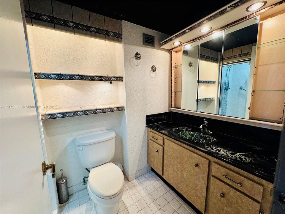 For Sale: $499,555 (3 beds, 3 baths, 2570 Square Feet)