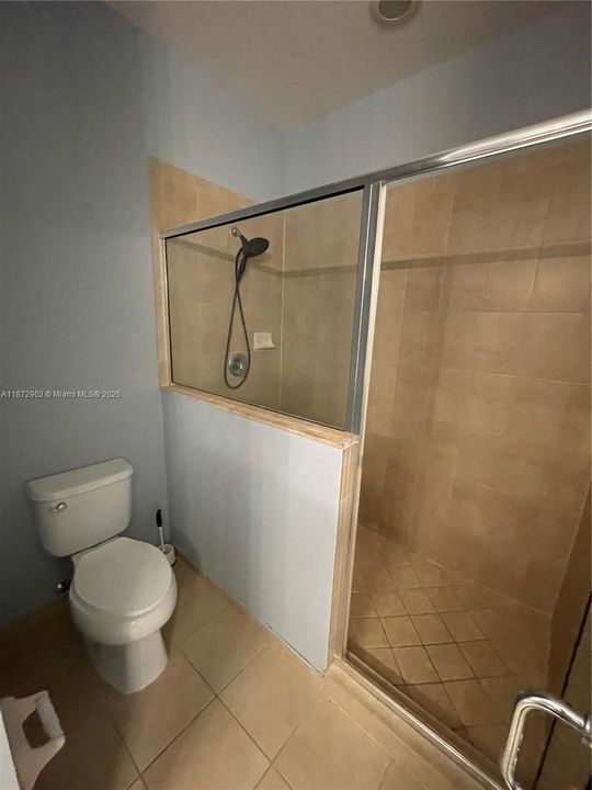 Activo con contrato: $3,900 (5 camas, 3 baños, 2916 Pies cuadrados)