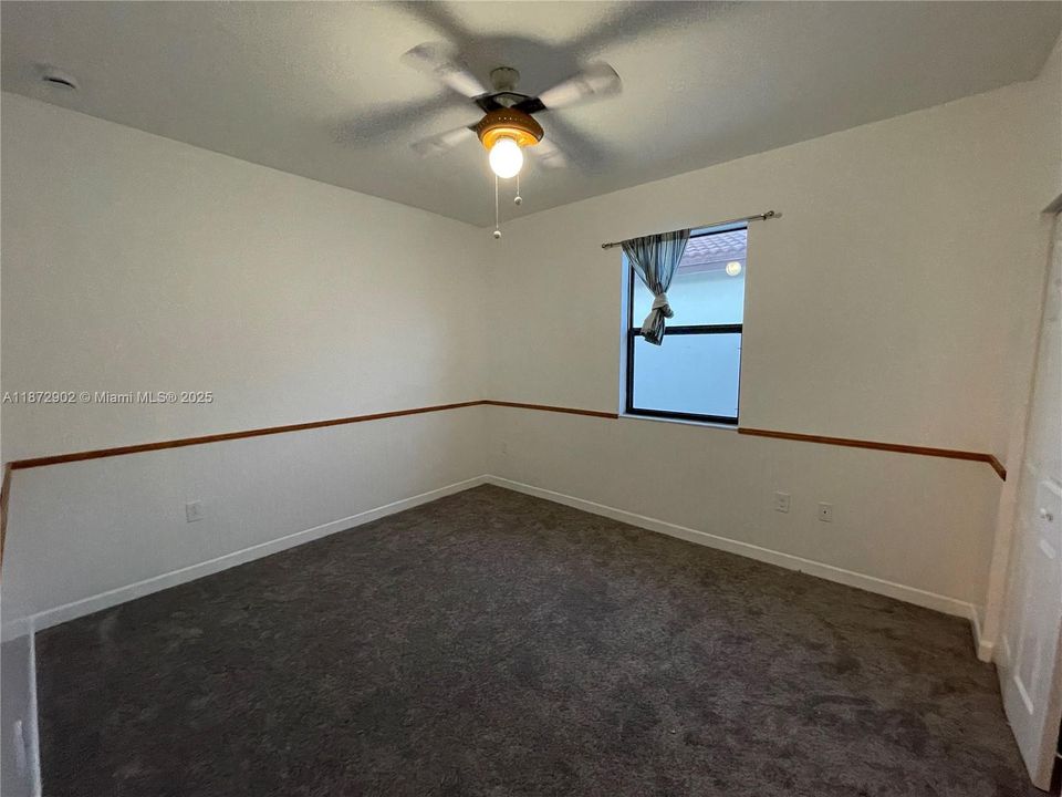 Activo con contrato: $3,900 (5 camas, 3 baños, 2916 Pies cuadrados)