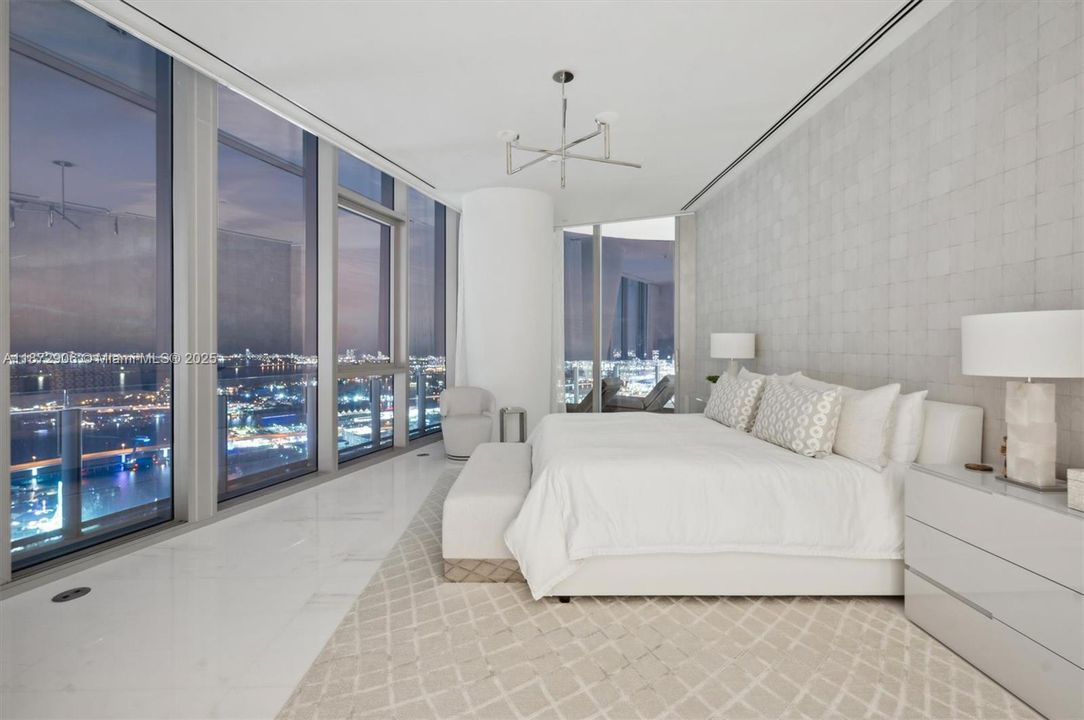 待售: $28,600,000 (5 贝兹, 6 浴室, 9063 平方英尺)