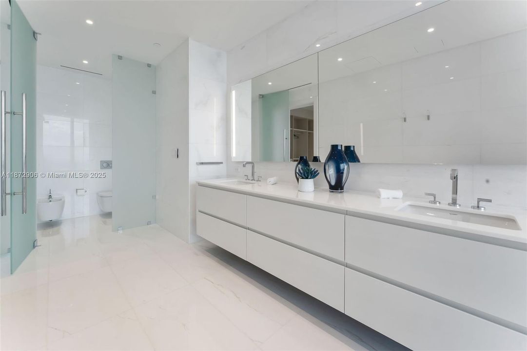 待售: $28,600,000 (5 贝兹, 6 浴室, 9063 平方英尺)