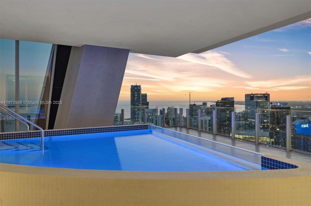 待售: $28,600,000 (5 贝兹, 6 浴室, 9063 平方英尺)