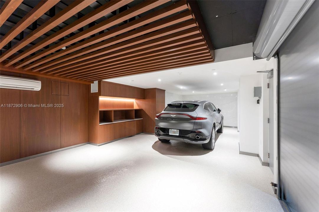 Signature Garage by Aston Martin Design