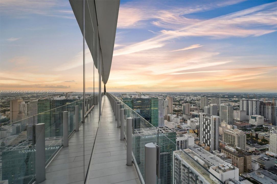 待售: $28,600,000 (5 贝兹, 6 浴室, 9063 平方英尺)