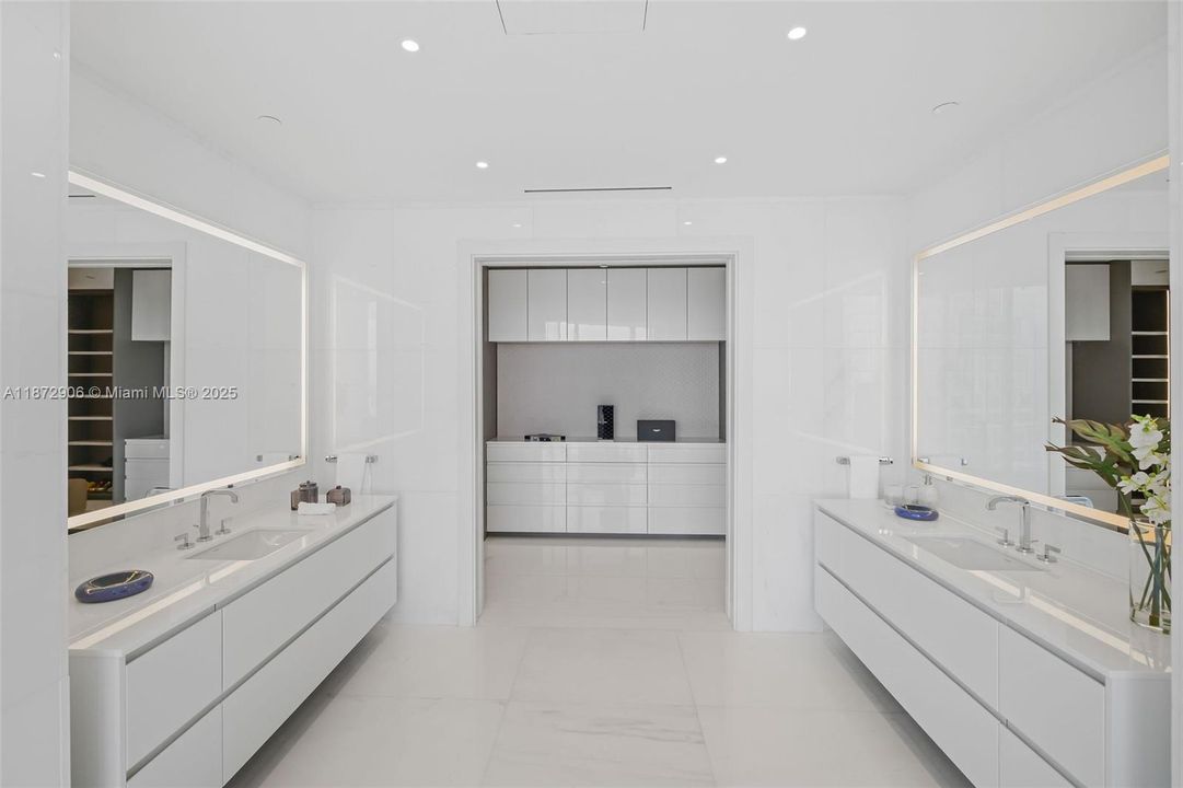 待售: $28,600,000 (5 贝兹, 6 浴室, 9063 平方英尺)