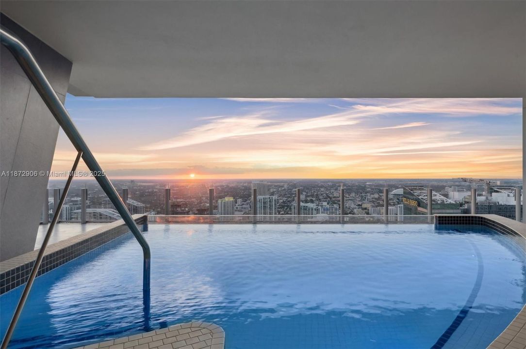 待售: $28,600,000 (5 贝兹, 6 浴室, 9063 平方英尺)