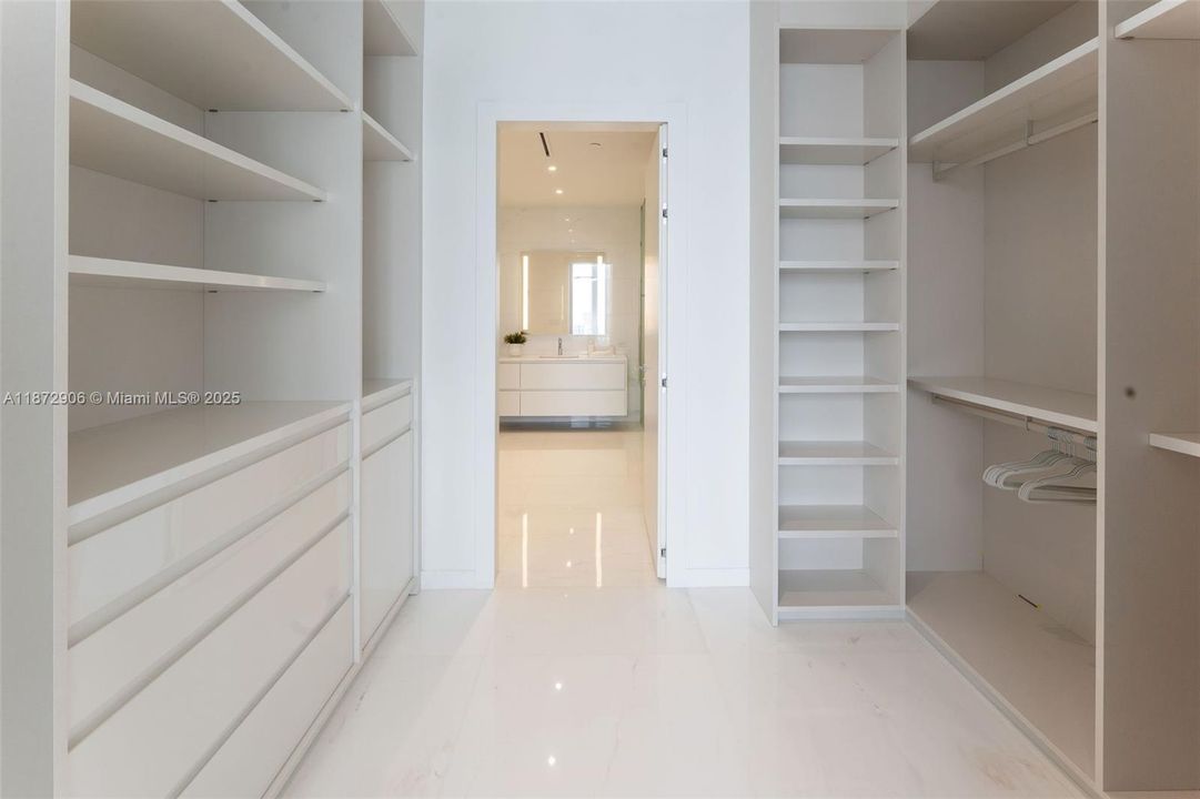 待售: $28,600,000 (5 贝兹, 6 浴室, 9063 平方英尺)