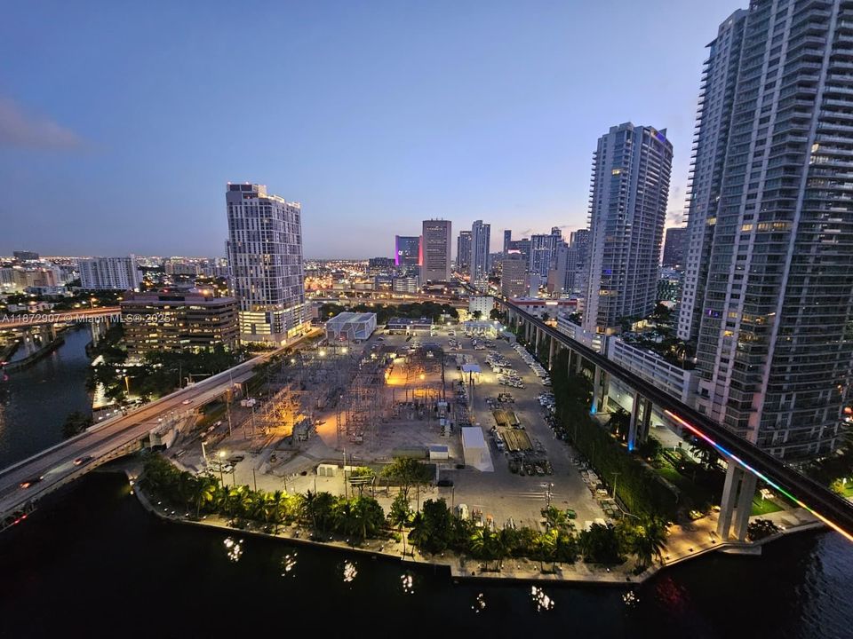 待售: $464,700 (2 贝兹, 2 浴室, 1113 平方英尺)