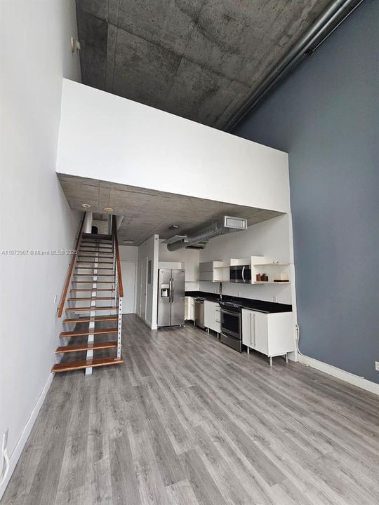 待售: $464,700 (2 贝兹, 2 浴室, 1113 平方英尺)