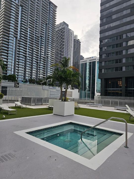 待售: $464,700 (2 贝兹, 2 浴室, 1113 平方英尺)