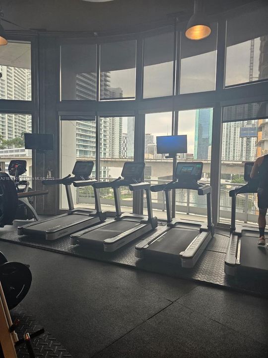 待售: $464,700 (2 贝兹, 2 浴室, 1113 平方英尺)