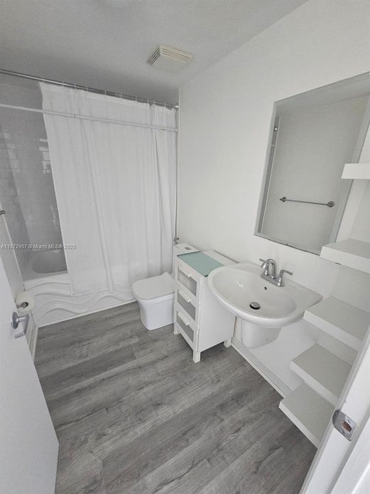 待售: $464,700 (2 贝兹, 2 浴室, 1113 平方英尺)