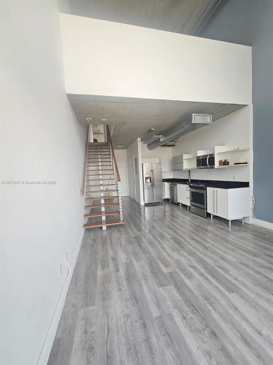 待售: $464,700 (2 贝兹, 2 浴室, 1113 平方英尺)