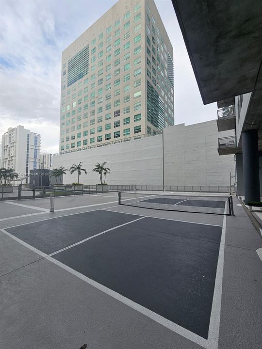 待售: $464,700 (2 贝兹, 2 浴室, 1113 平方英尺)