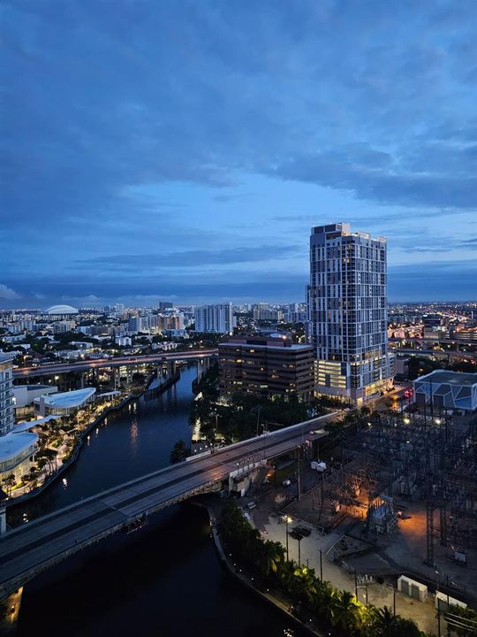 待售: $464,700 (2 贝兹, 2 浴室, 1113 平方英尺)