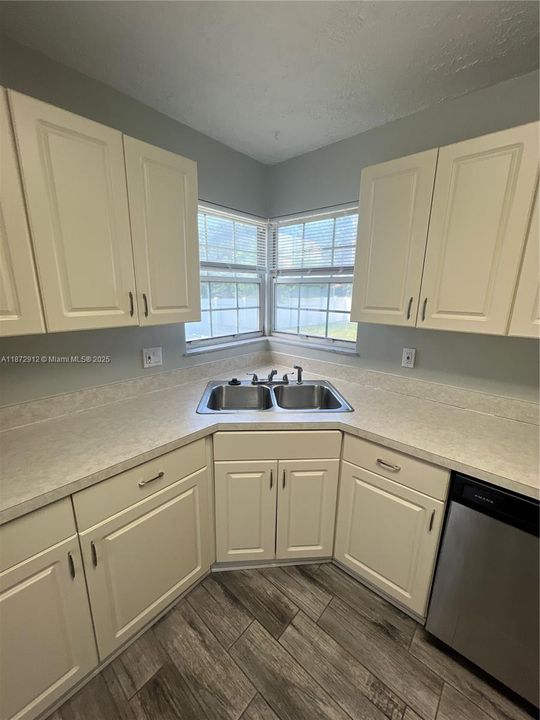 En Venta: $218,000 (3 camas, 1 baños, 1228 Pies cuadrados)