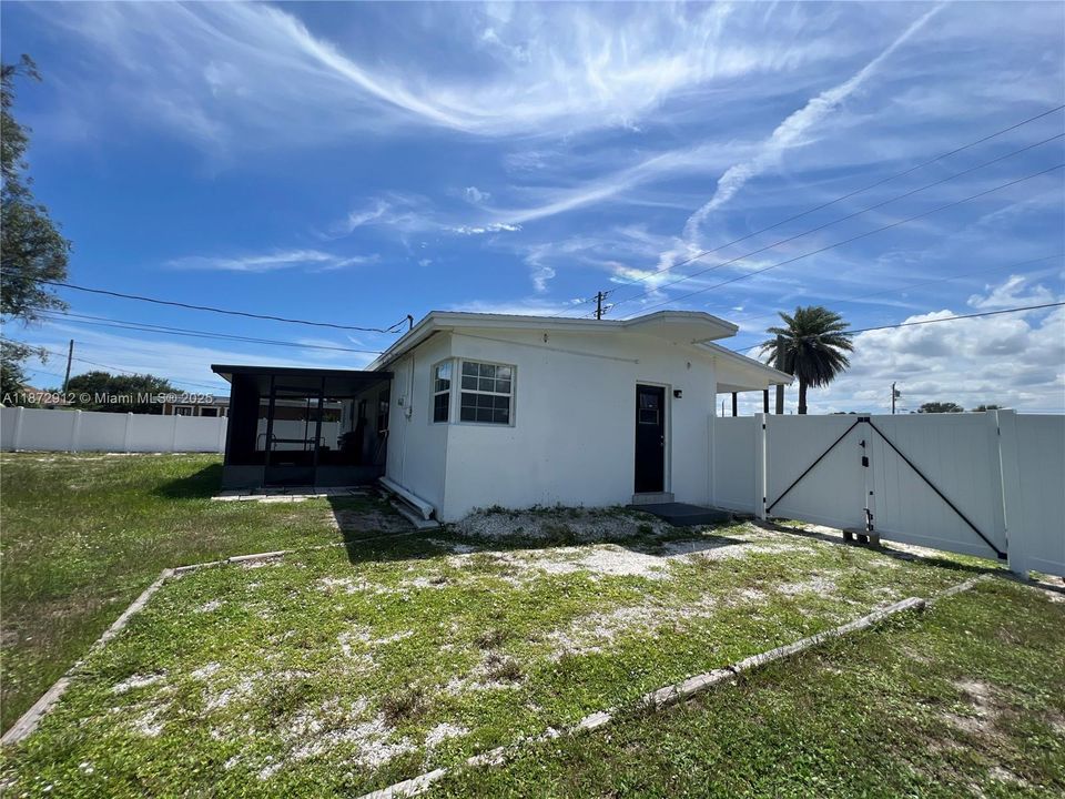 En Venta: $218,000 (3 camas, 1 baños, 1228 Pies cuadrados)